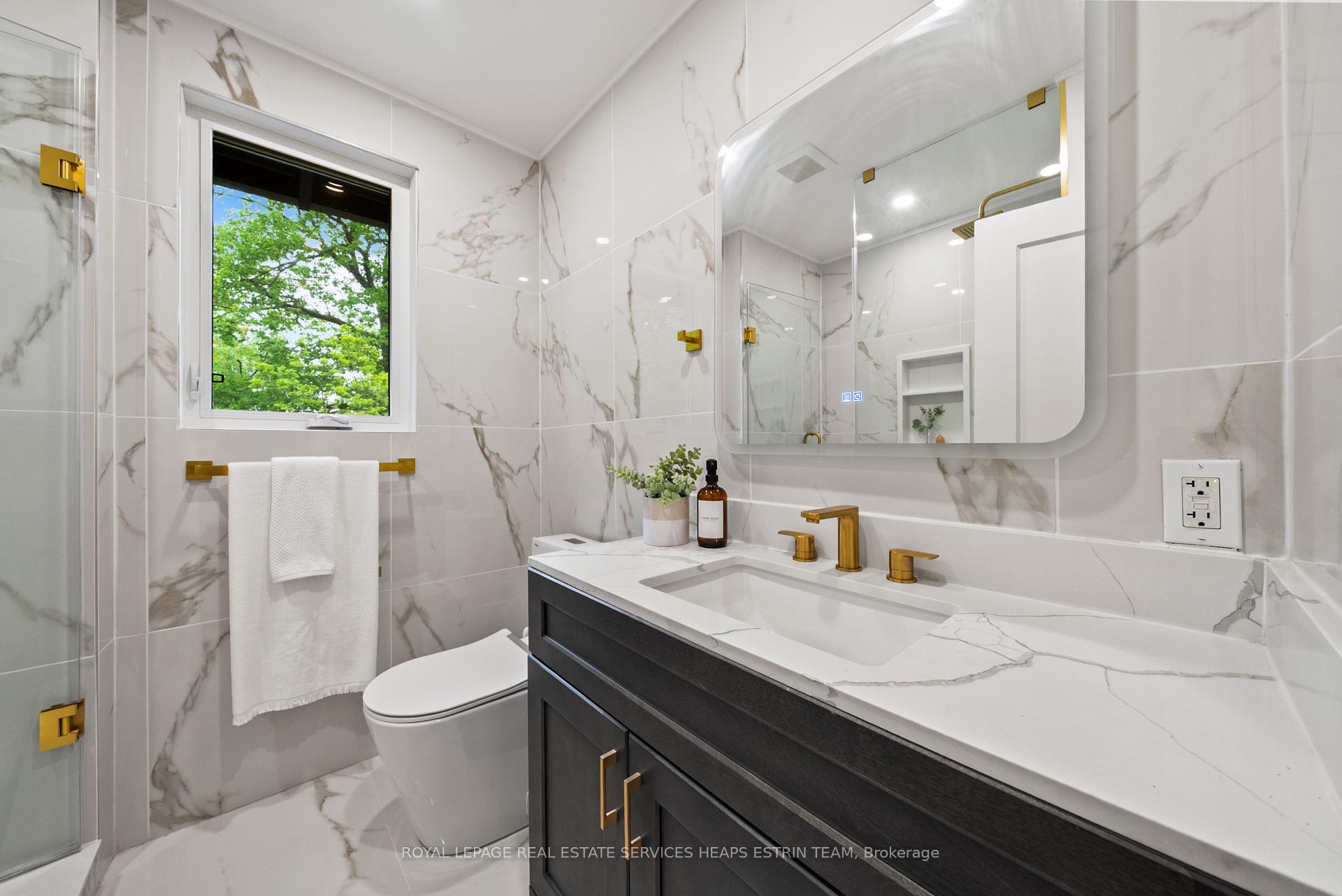 Photo 31 of 156 Welland Avenue, Toronto, Rosedale-Moore Park — HOMEH