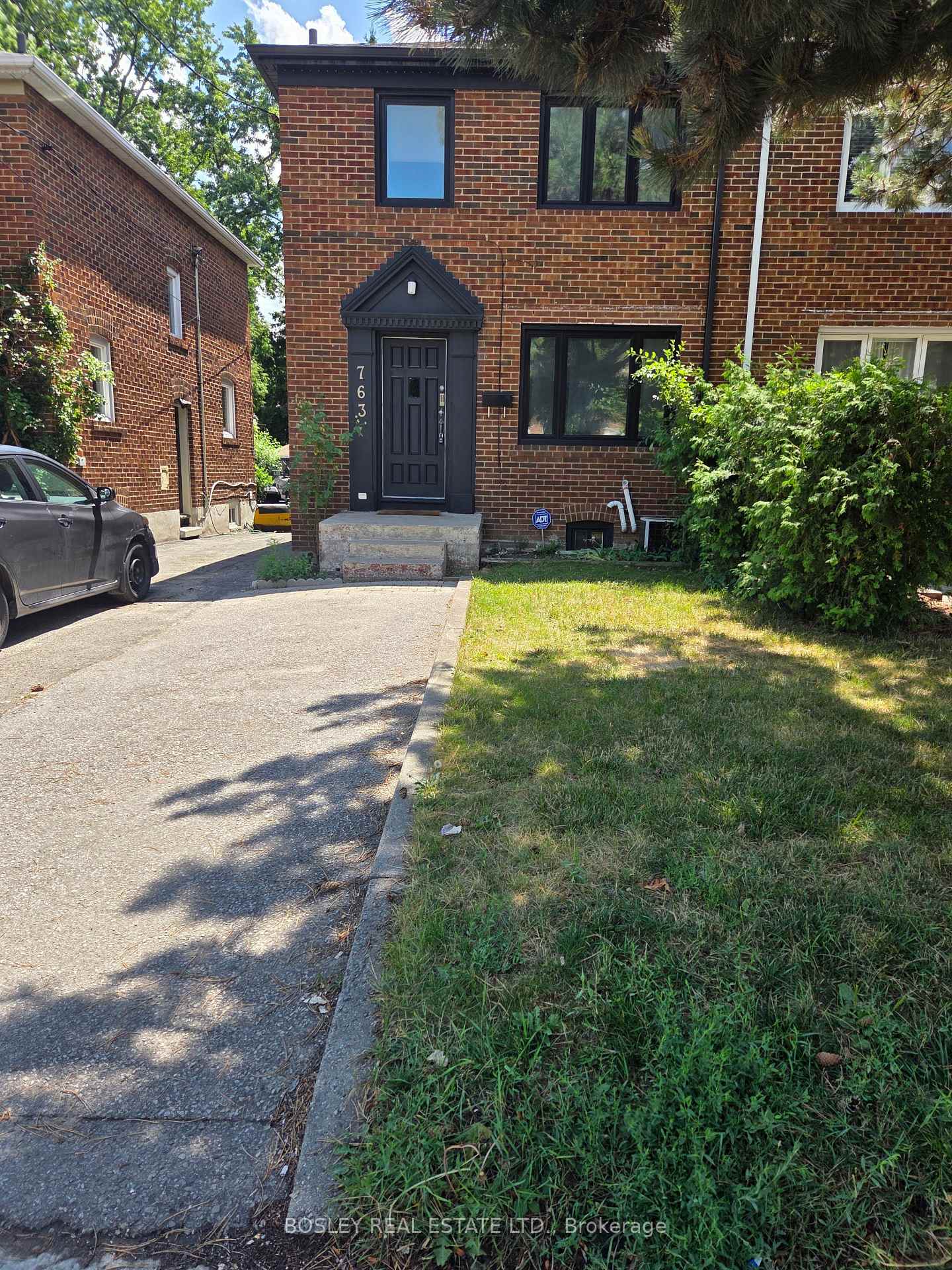Photo 1 of 763 Eglinton Avenue E, Toronto, Leaside — HOMEH