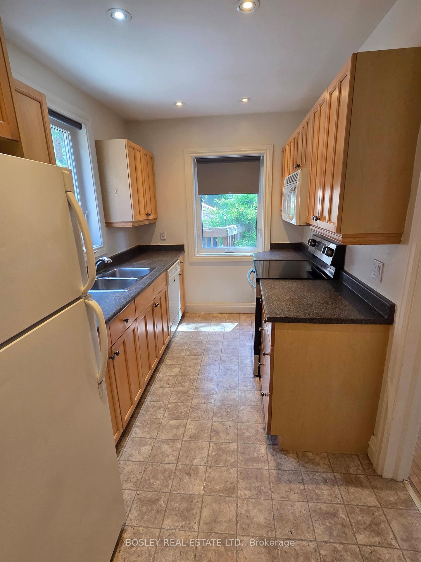 Photo 10 of 763 Eglinton Avenue E, Toronto, Leaside — HOMEH
