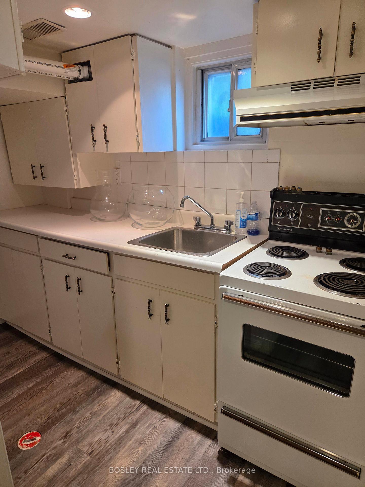 Photo 22 of 763 Eglinton Avenue E, Toronto, Leaside — HOMEH