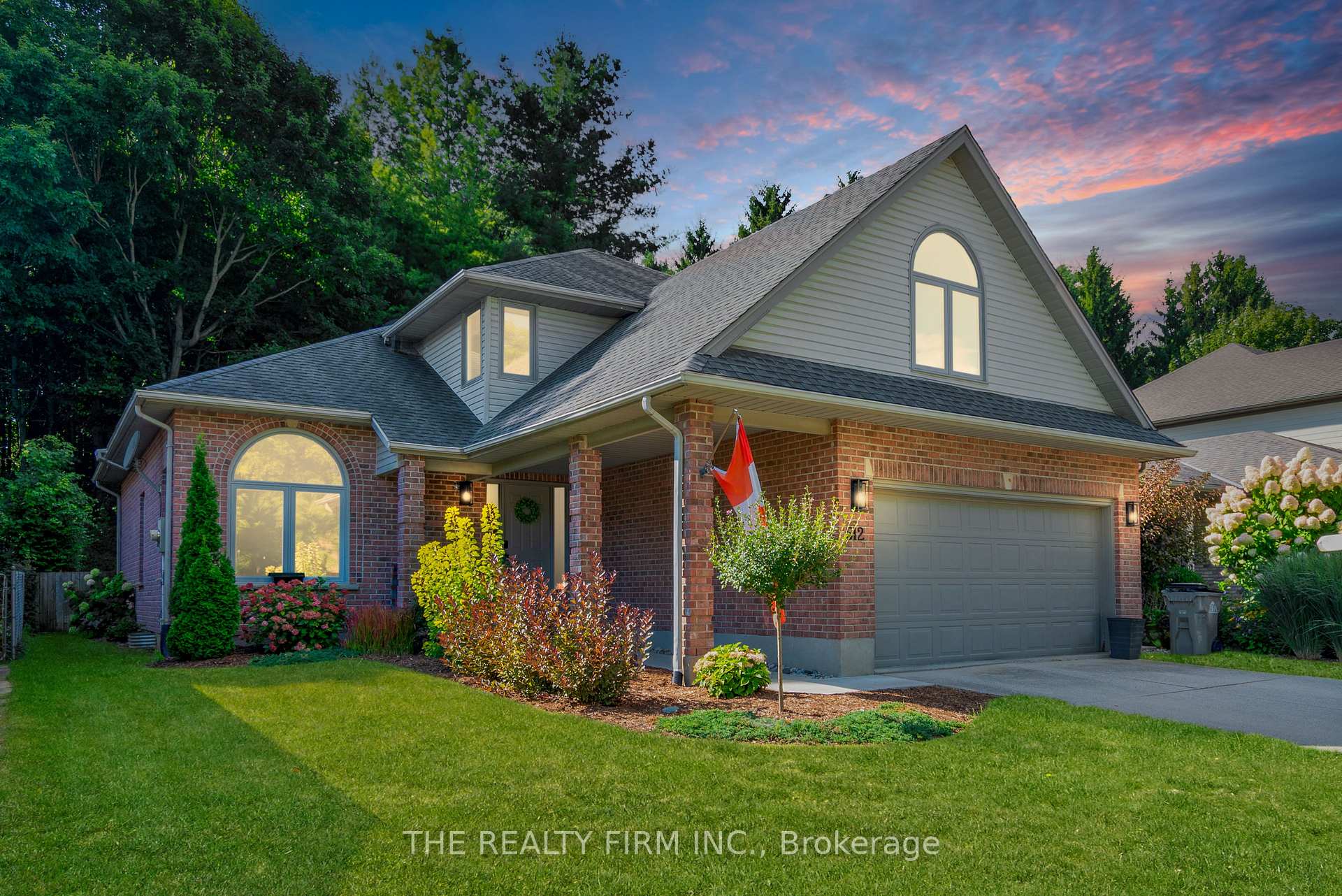Photo 2 of 512 Riverview Drive, Strathroy-Caradoc, NE — HOMEH