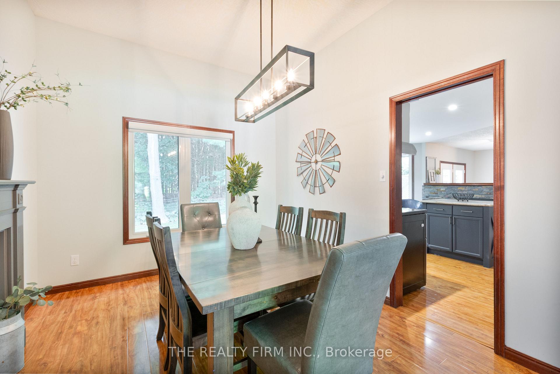 Photo 6 of 512 Riverview Drive, Strathroy-Caradoc, NE — HOMEH