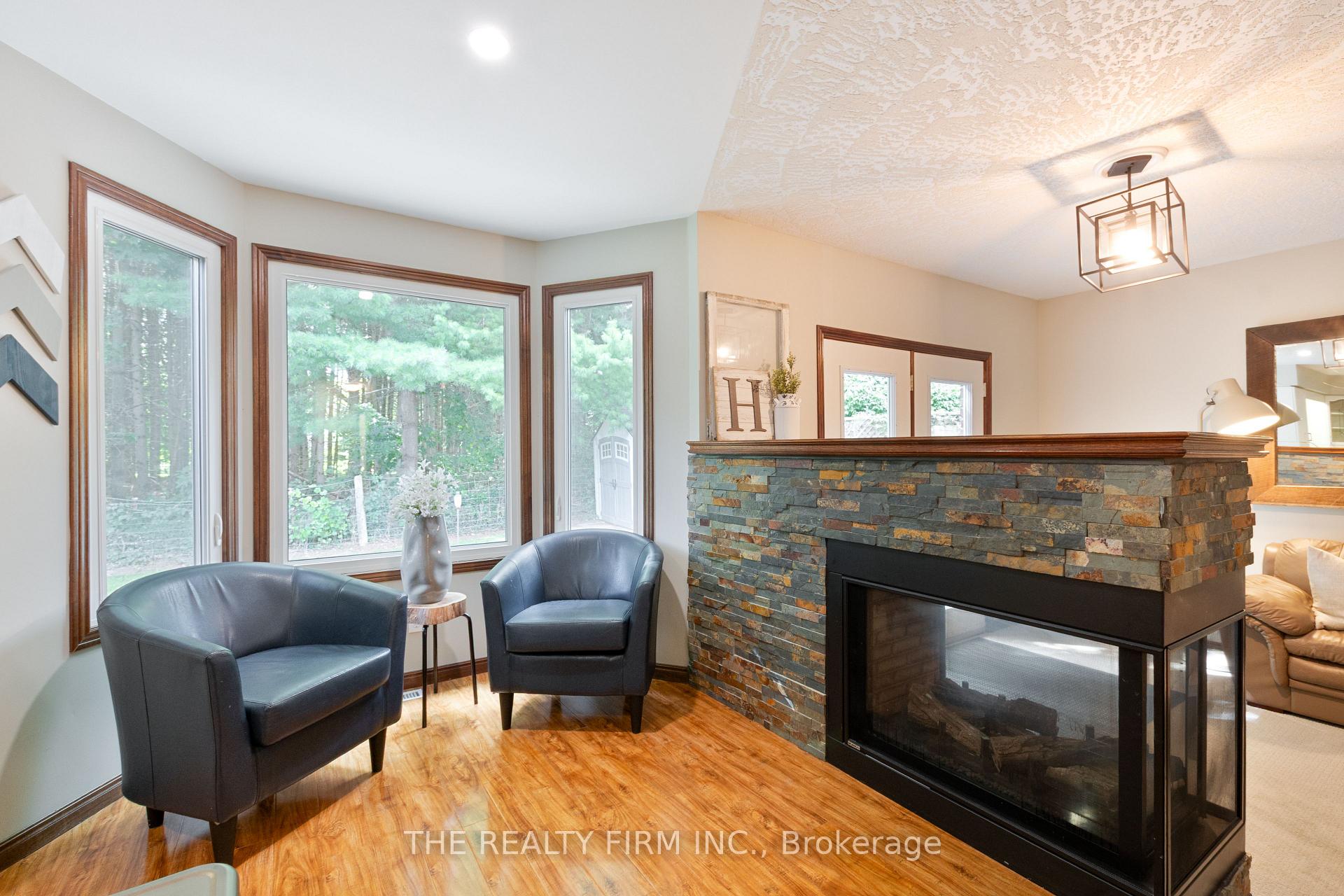 Photo 10 of 512 Riverview Drive, Strathroy-Caradoc, NE — HOMEH