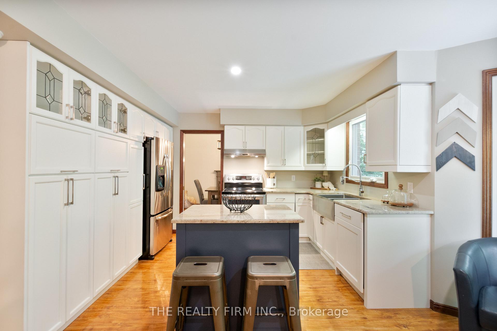 Photo 12 of 512 Riverview Drive, Strathroy-Caradoc, NE — HOMEH