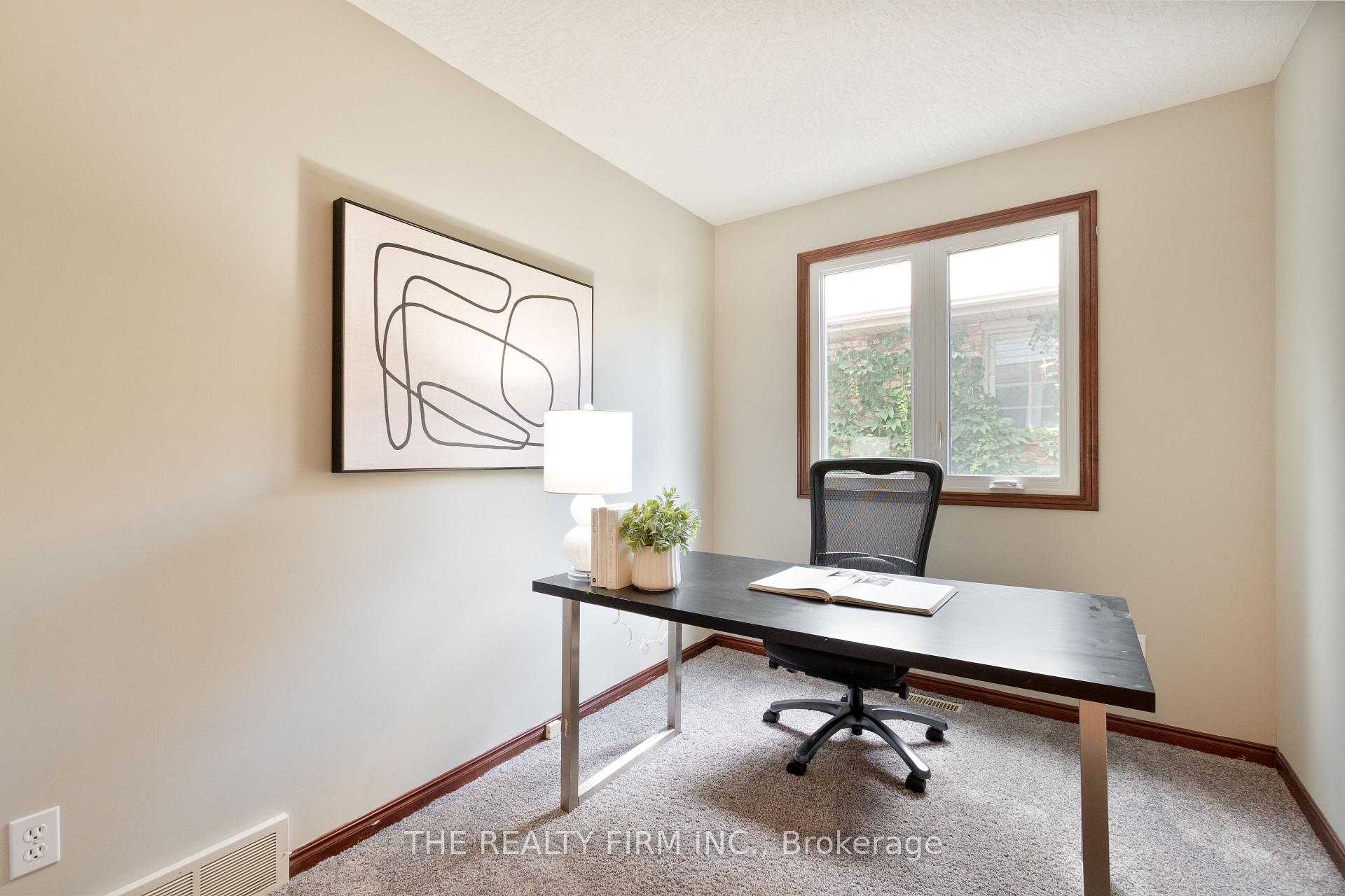 Photo 15 of 512 Riverview Drive, Strathroy-Caradoc, NE — HOMEH
