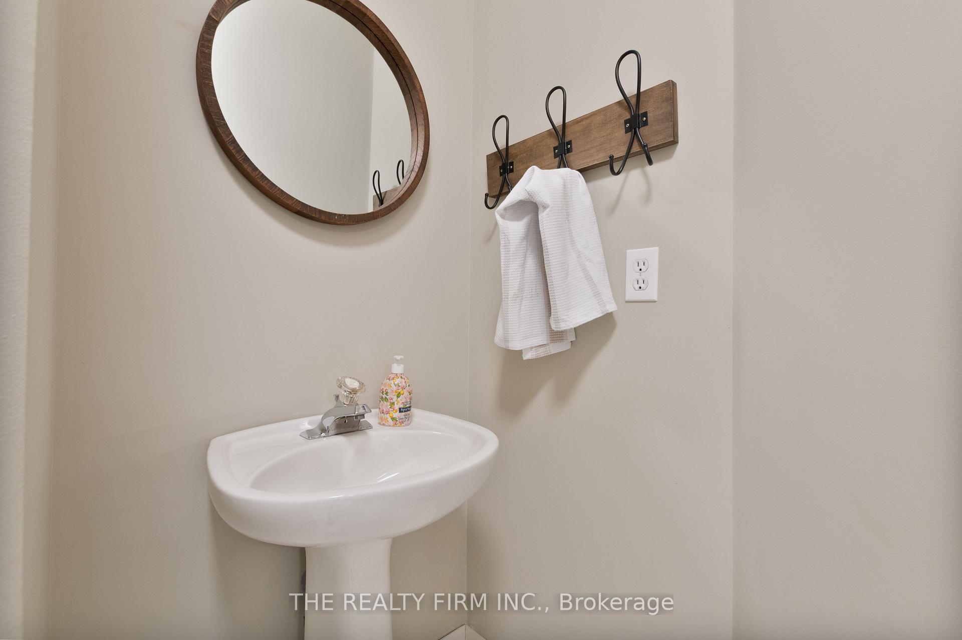 Photo 16 of 512 Riverview Drive, Strathroy-Caradoc, NE — HOMEH