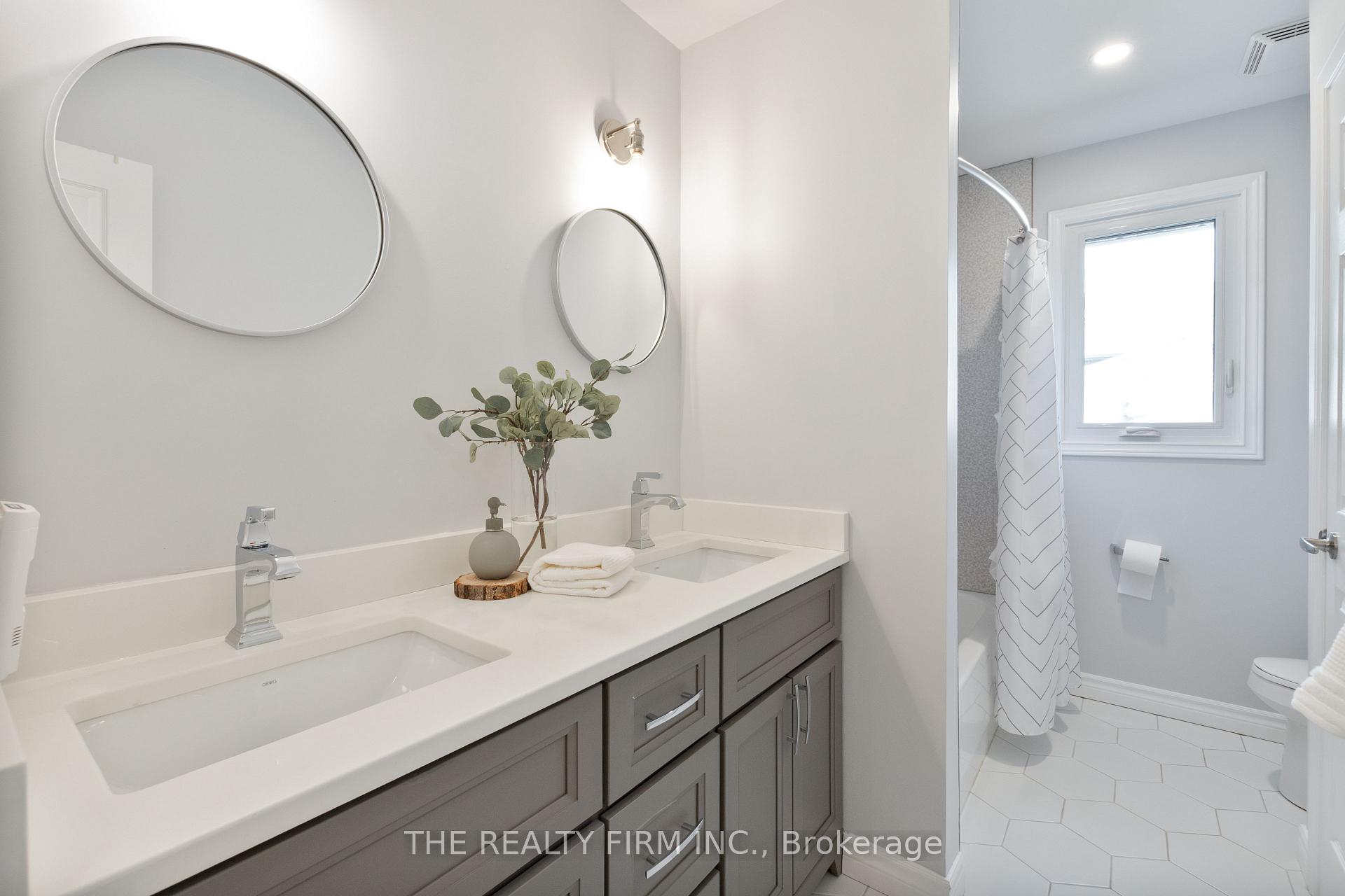 Photo 23 of 512 Riverview Drive, Strathroy-Caradoc, NE — HOMEH