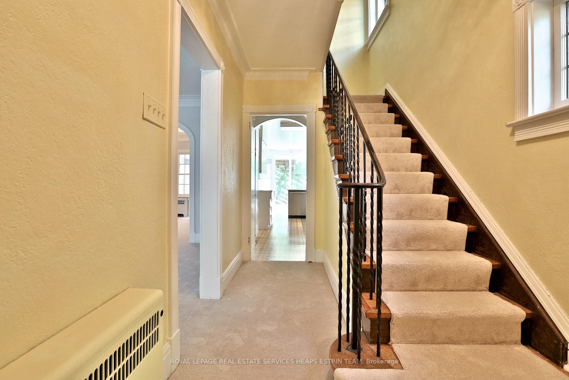 Photo 2 of 7 Burnham Road, Toronto, Leaside — HOMEH