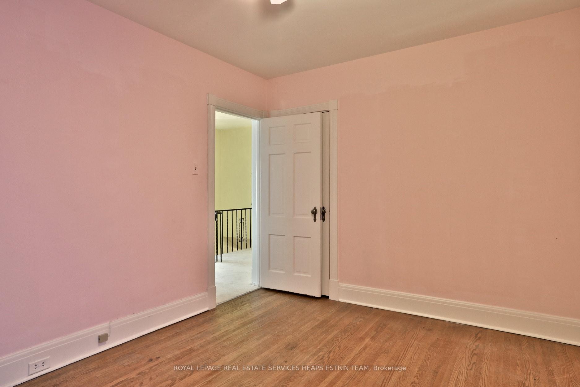 Photo 19 of 7 Burnham Road, Toronto, Leaside — HOMEH