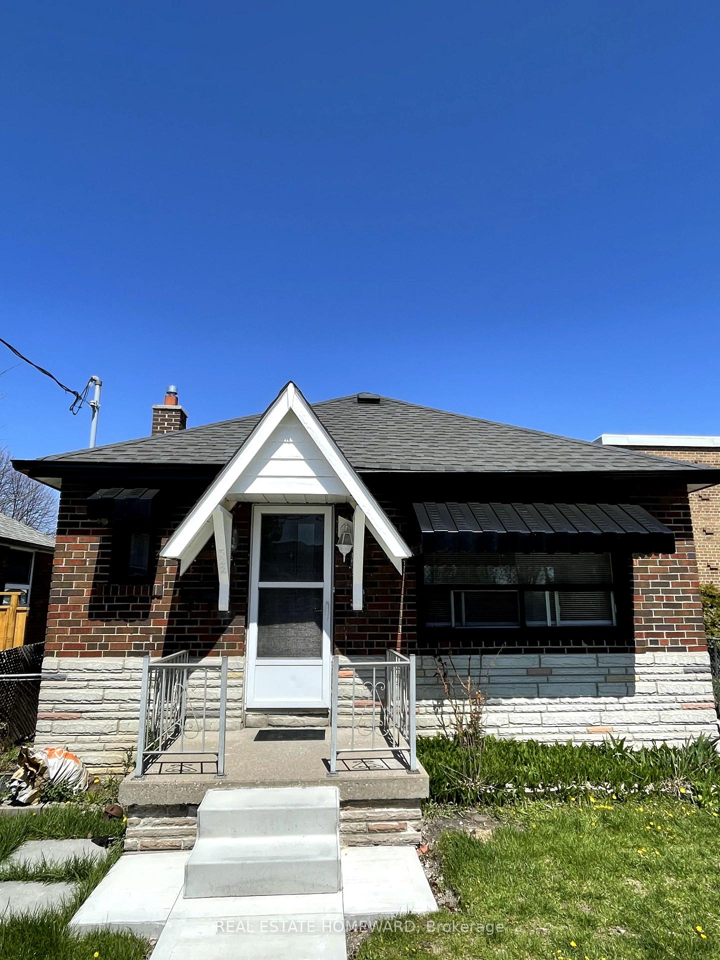 Front of 322 Cosburn Avenue