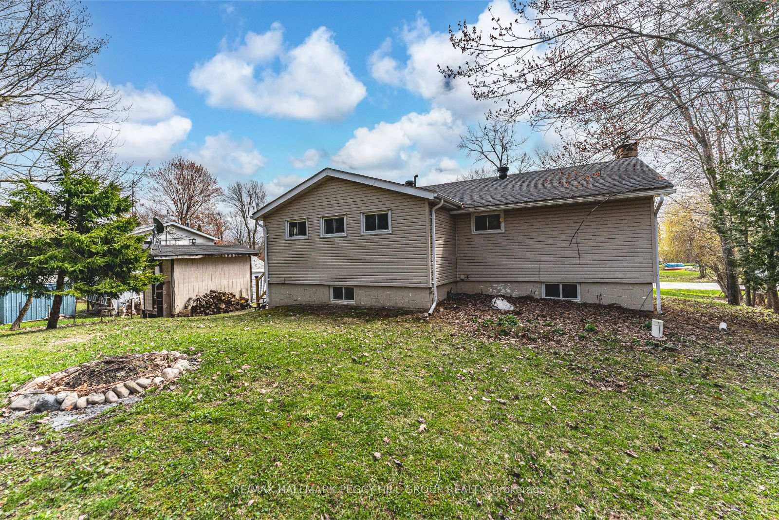 Photo 16 of 20 Sarna Drive, Tiny, Rural Tiny — HOMEH