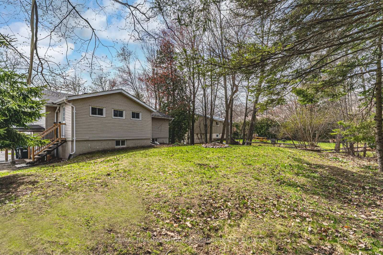 Photo 17 of 20 Sarna Drive, Tiny, Rural Tiny — HOMEH