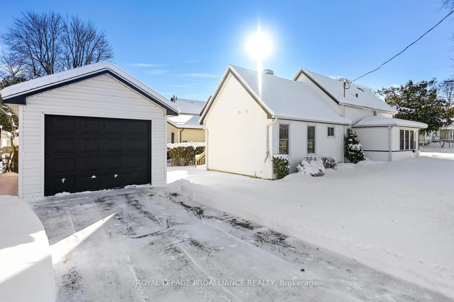 Photo 2 of 189 James Street E, Brockville — HOMEH