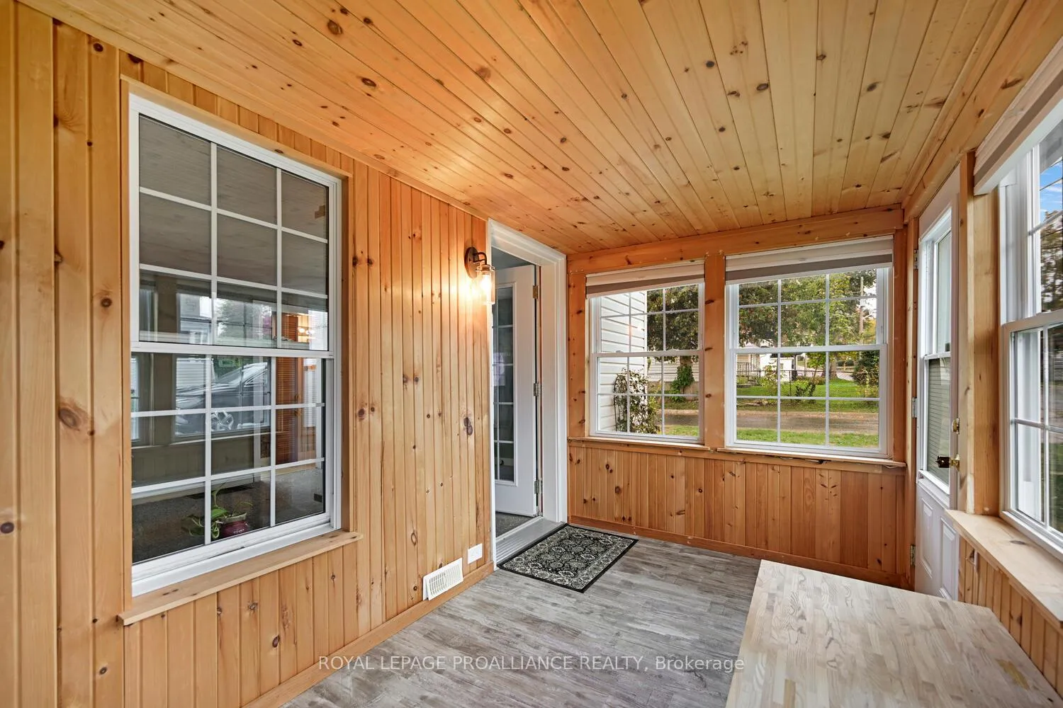 Photo 6 of 189 James Street E, Brockville — HOMEH