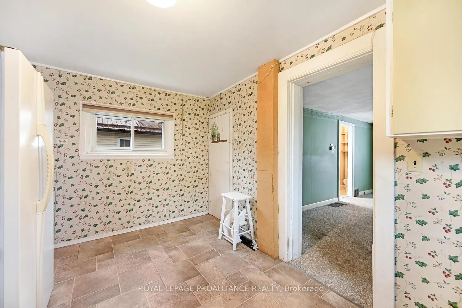Photo 11 of 189 James Street E, Brockville — HOMEH