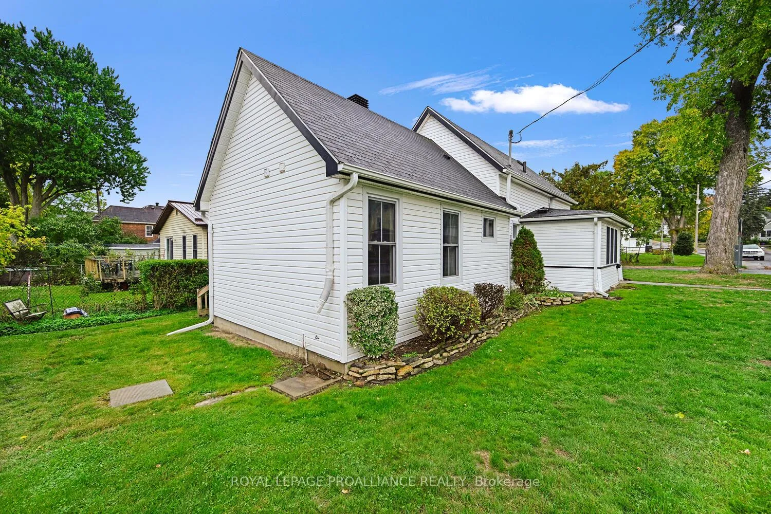 Photo 25 of 189 James Street E, Brockville — HOMEH