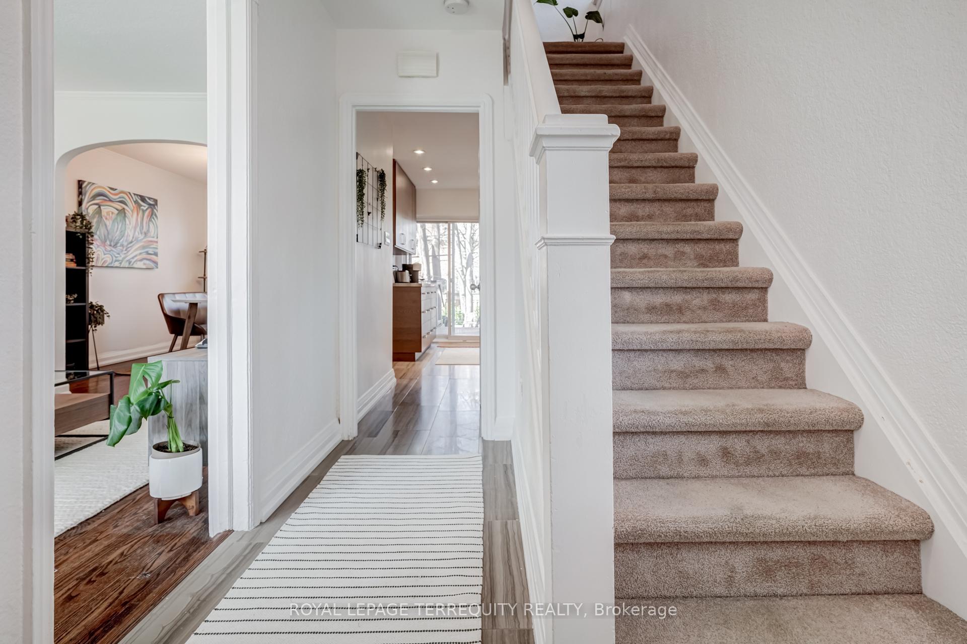 Photo 6 of 44 Thursfield Crescent, Toronto, Leaside — HOMEH