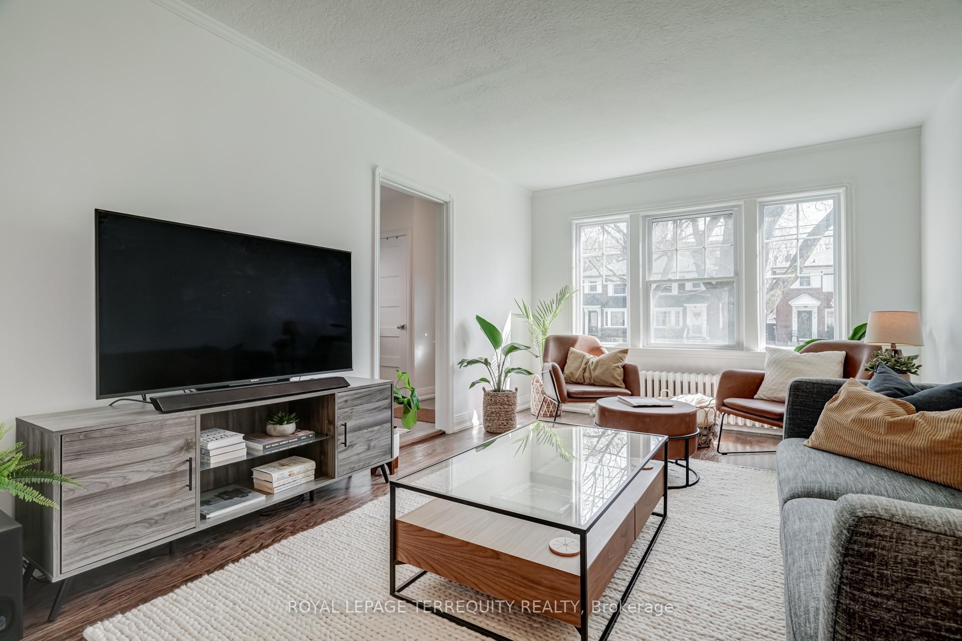 Photo 8 of 44 Thursfield Crescent, Toronto, Leaside — HOMEH
