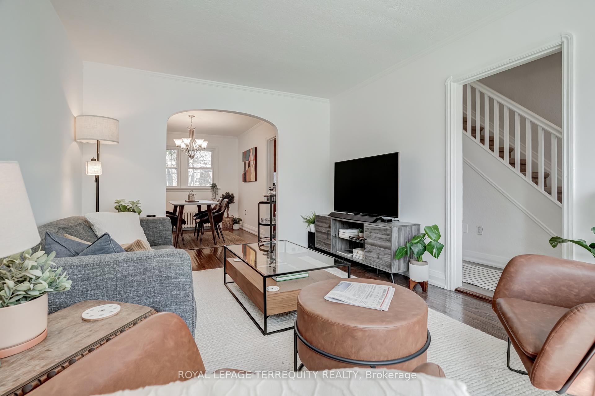 Photo 9 of 44 Thursfield Crescent, Toronto, Leaside — HOMEH