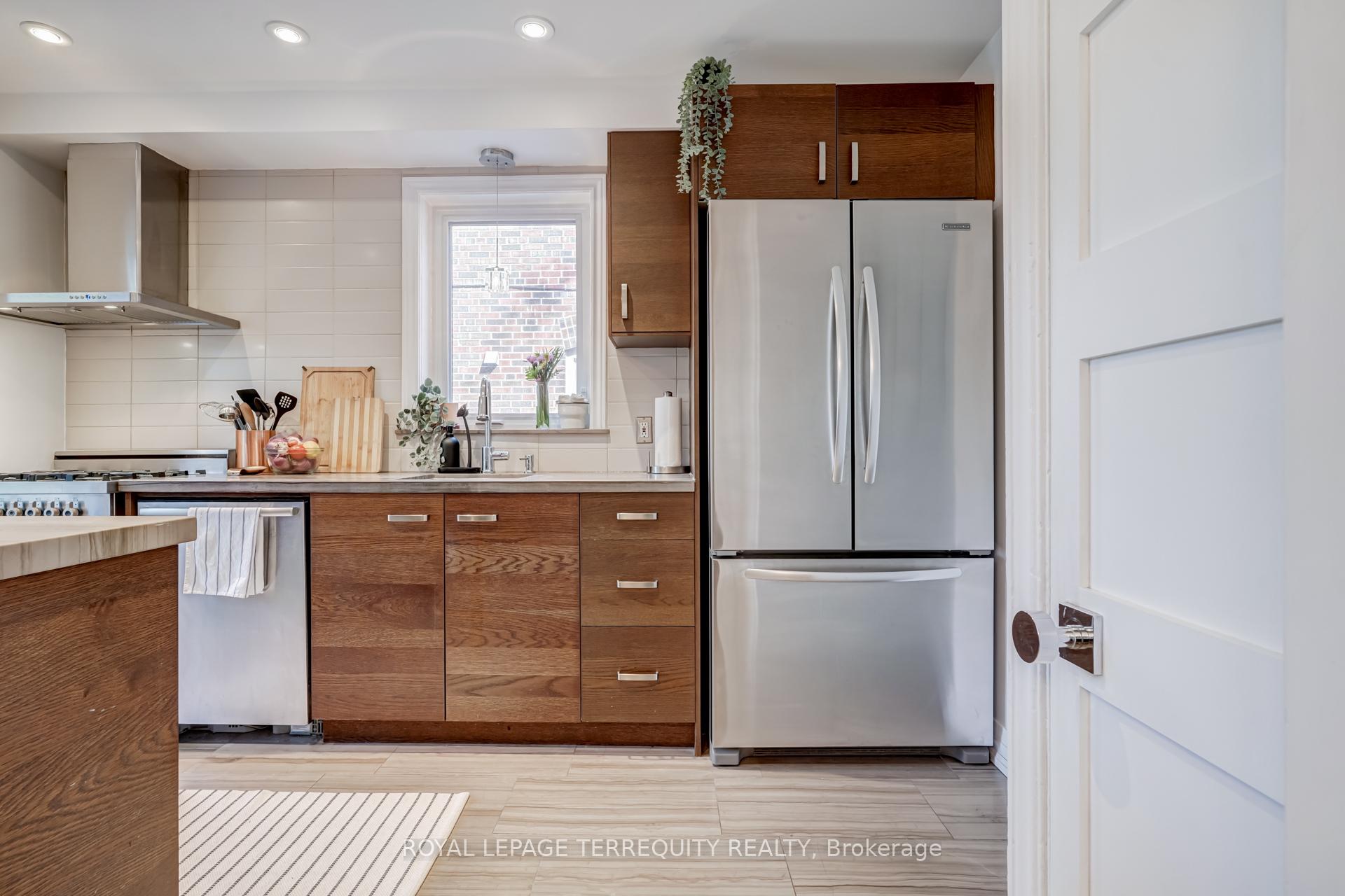 Photo 13 of 44 Thursfield Crescent, Toronto, Leaside — HOMEH