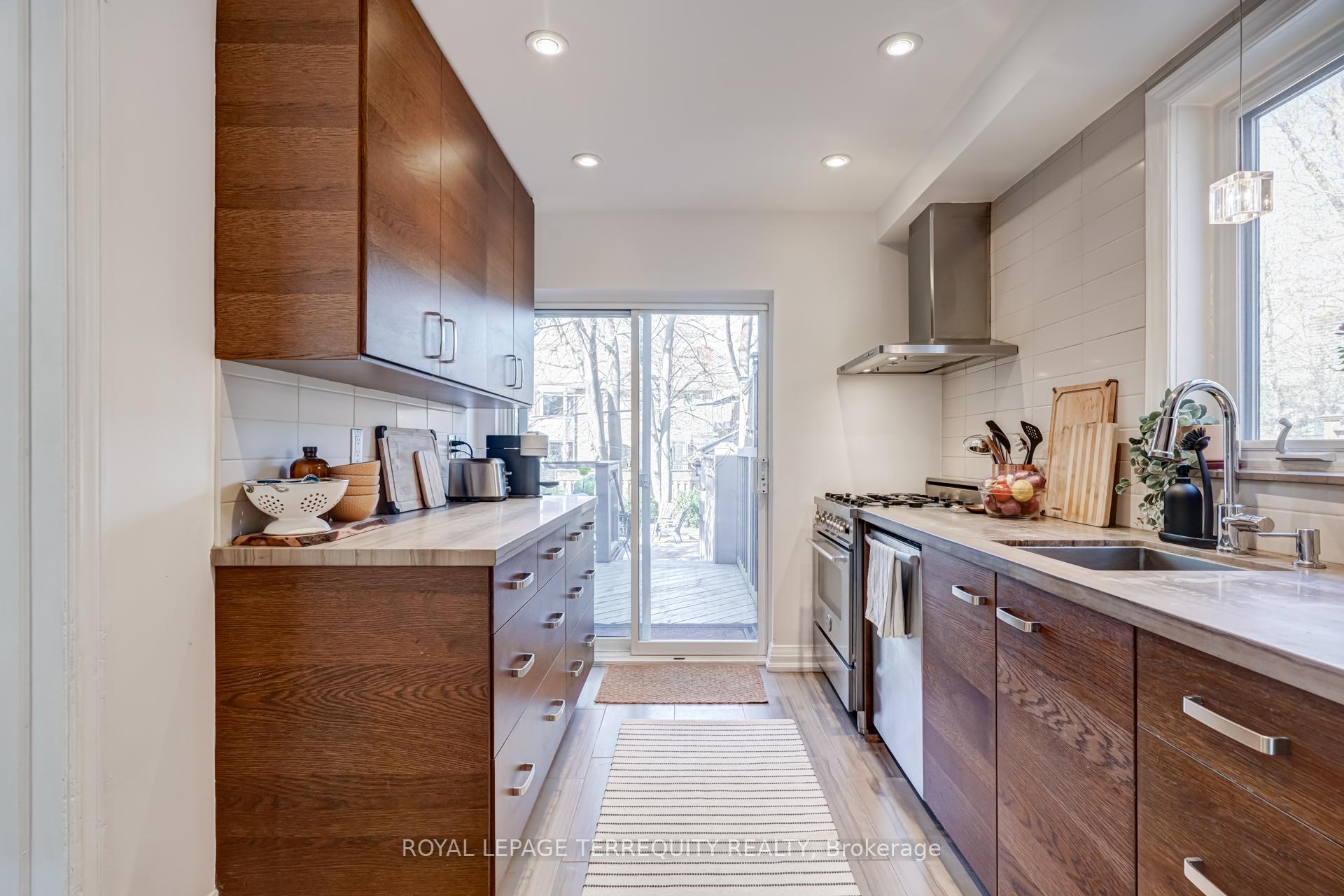 Photo 14 of 44 Thursfield Crescent, Toronto, Leaside — HOMEH