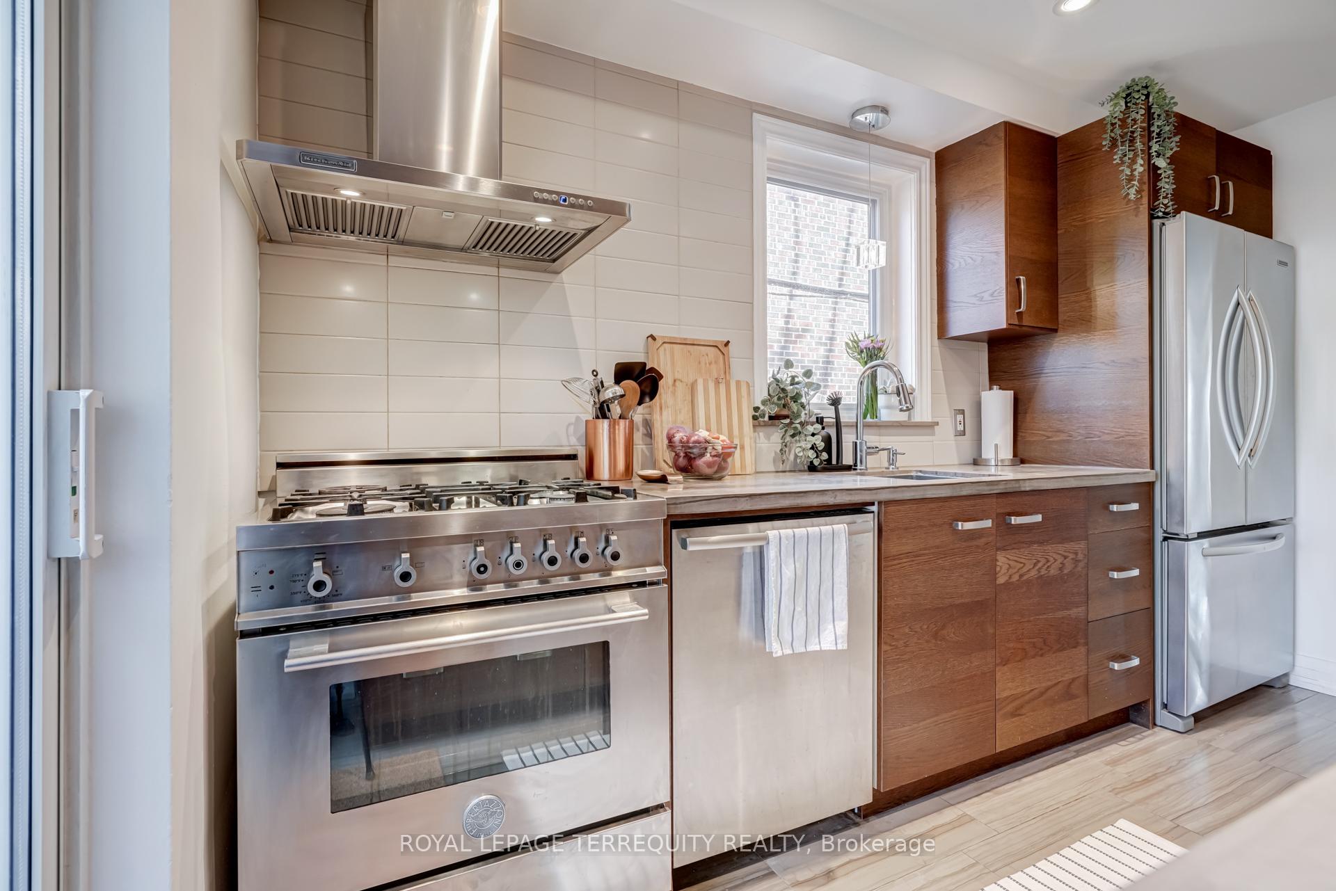Photo 15 of 44 Thursfield Crescent, Toronto, Leaside — HOMEH