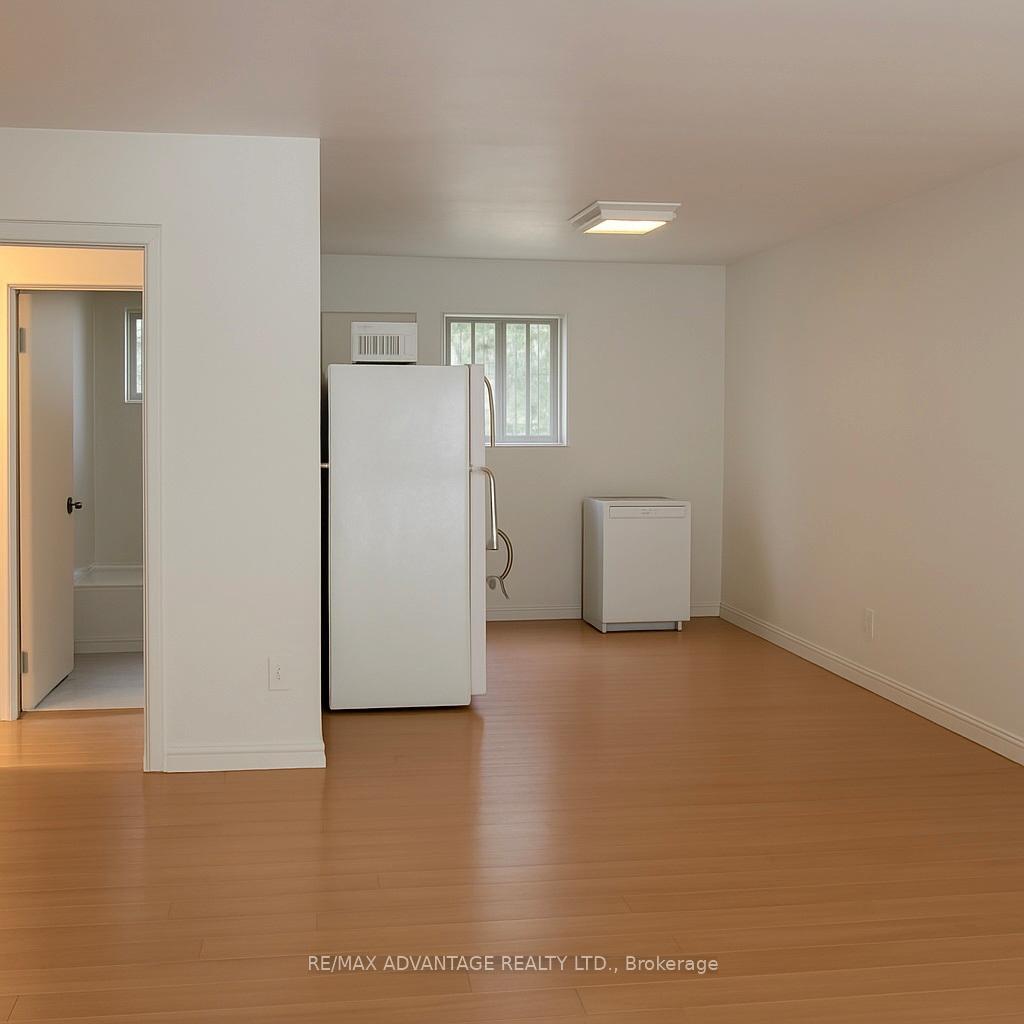 Photo 10 of 106 Hubbard Boulevard, Toronto, The Beaches — HOMEH