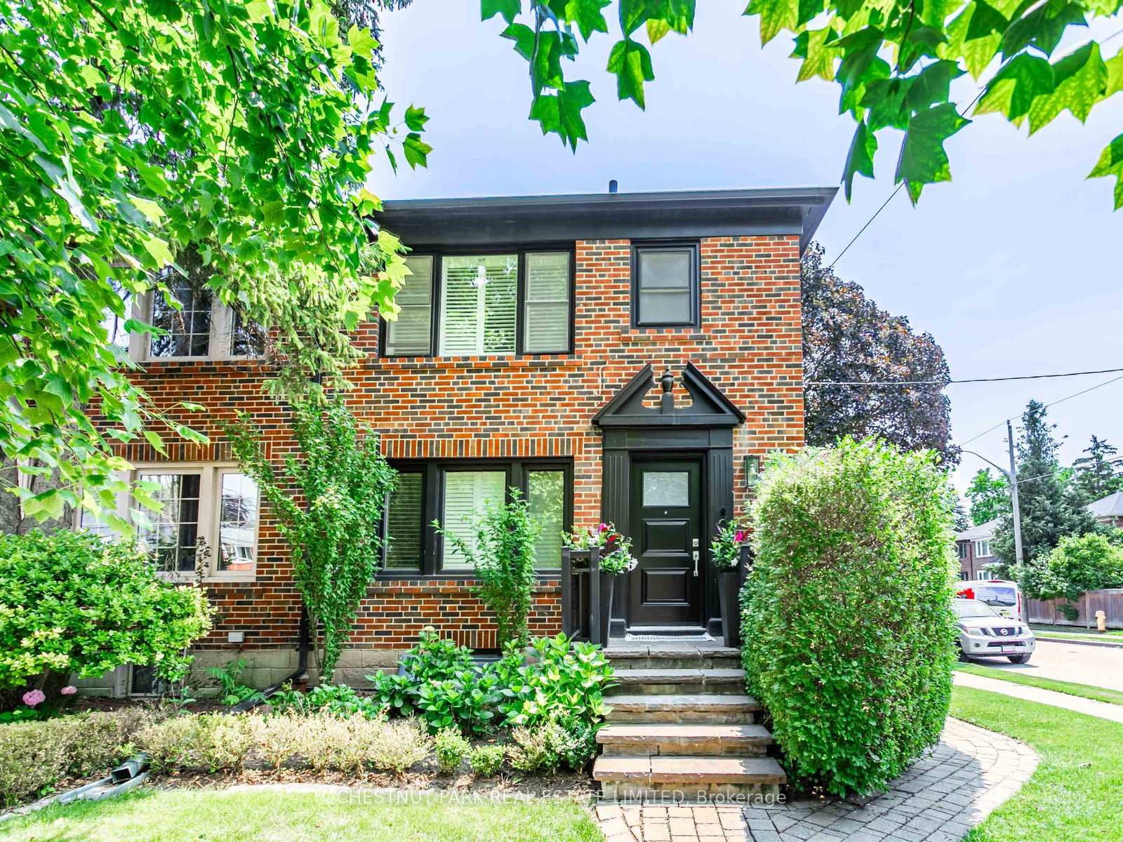 Photo 2 of 117 Glenvale Boulevard, Toronto, Leaside — HOMEH