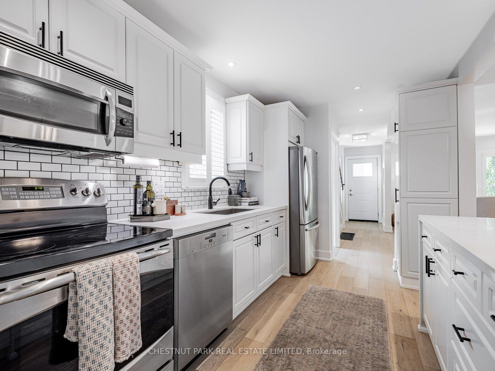 Photo 11 of 117 Glenvale Boulevard, Toronto, Leaside — HOMEH