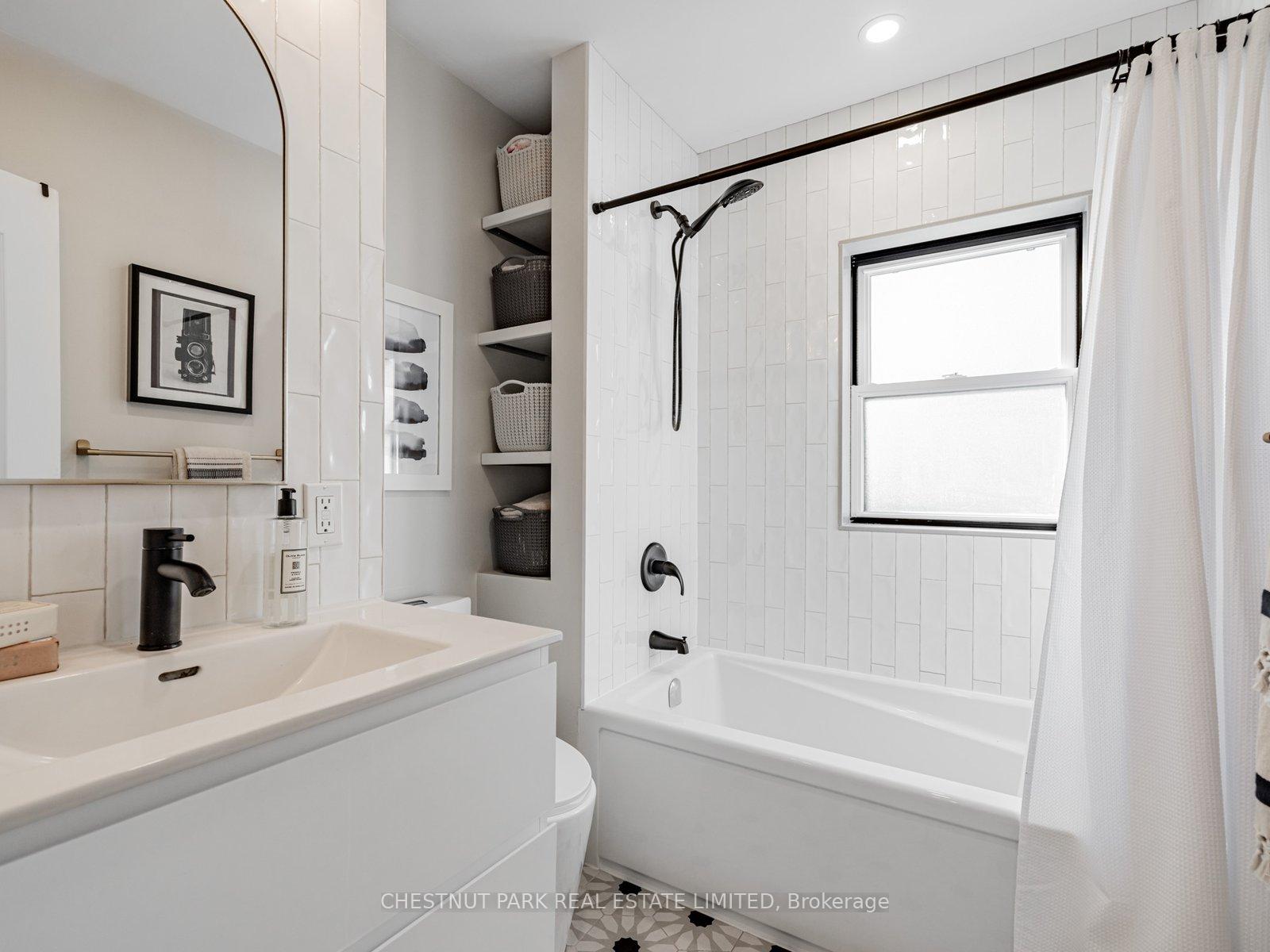 Photo 21 of 117 Glenvale Boulevard, Toronto, Leaside — HOMEH