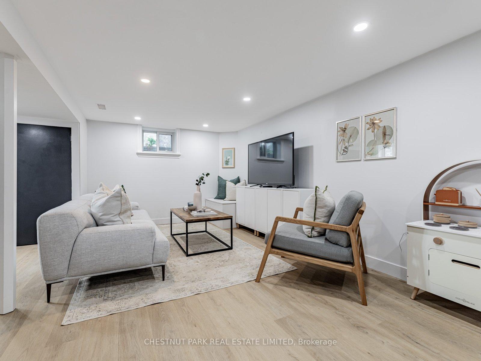 Photo 22 of 117 Glenvale Boulevard, Toronto, Leaside — HOMEH