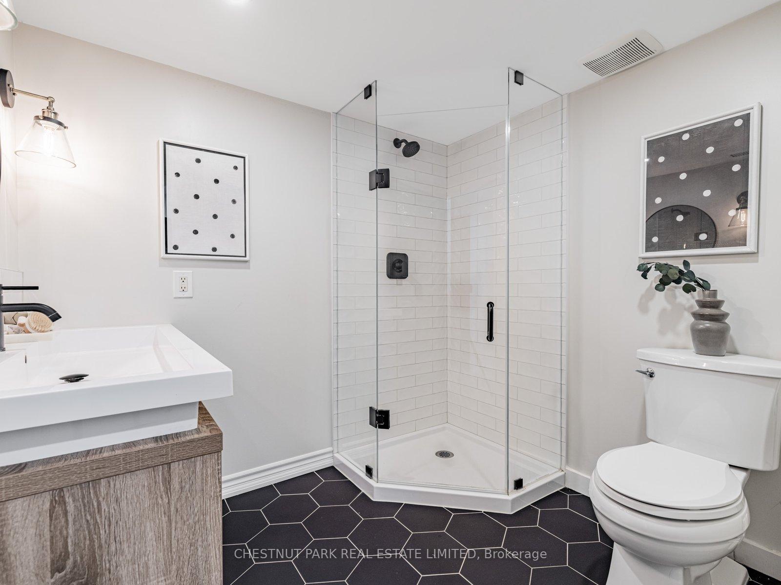 Photo 26 of 117 Glenvale Boulevard, Toronto, Leaside — HOMEH