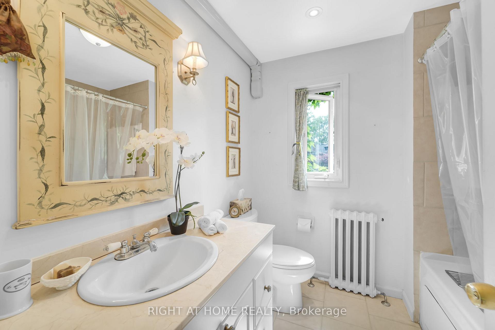 Photo 11 of 49 Summerhill Gardens, Toronto, Rosedale-Moore Park — HOMEH
