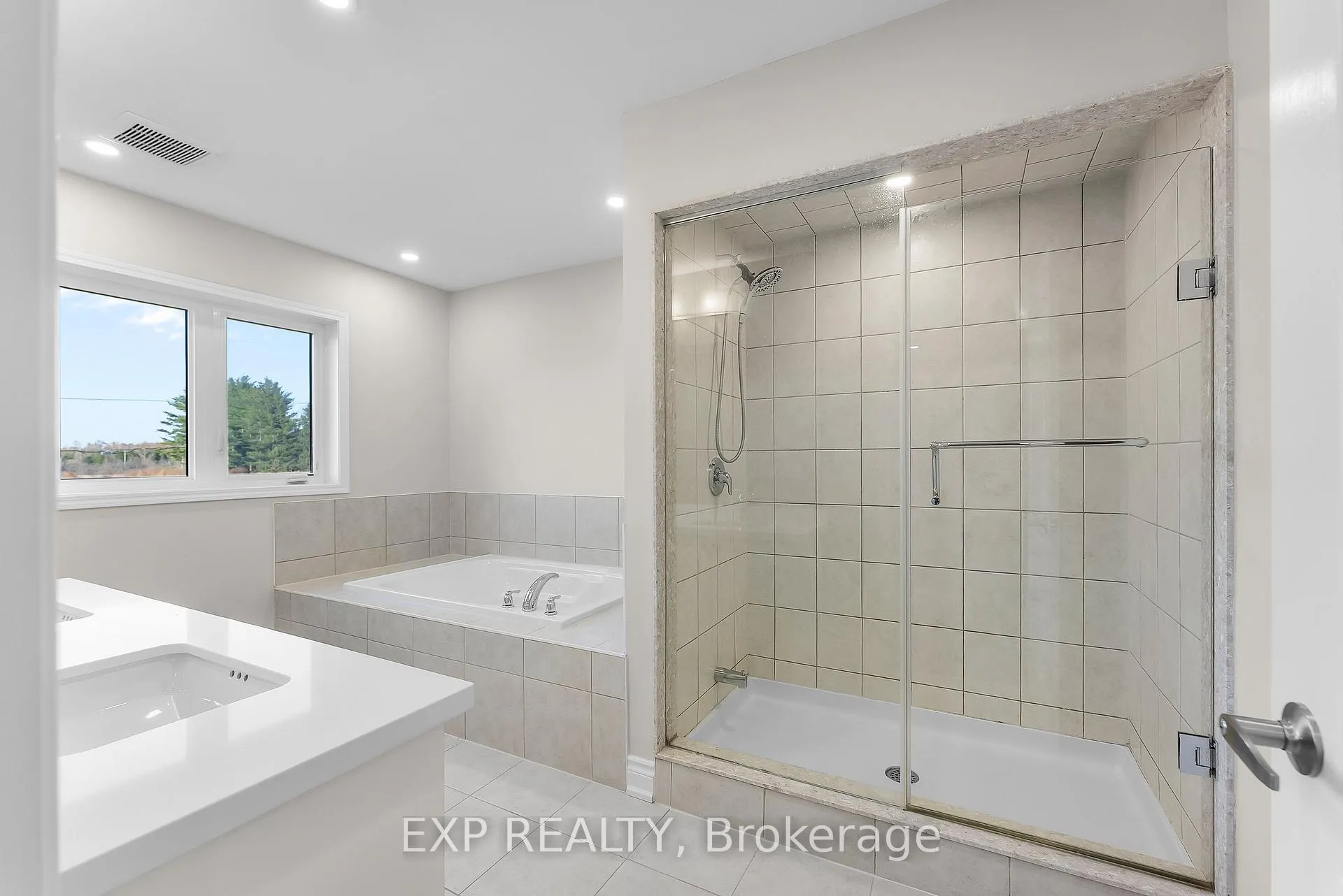 Photo 32 of 24 Esther Crescent, Thorold, Hurricane/Merrittville — HOMEH