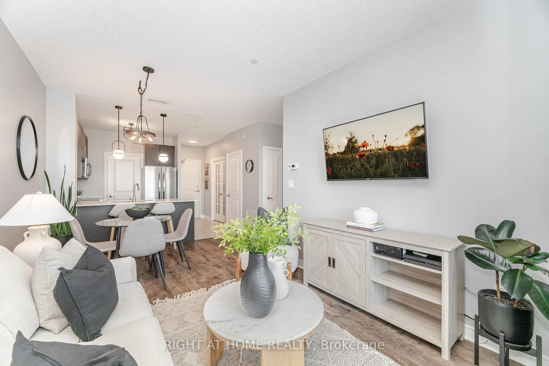 Photo 1 of Unit 408, 33 Whitmer Street, Milton, Scott — HOMEH