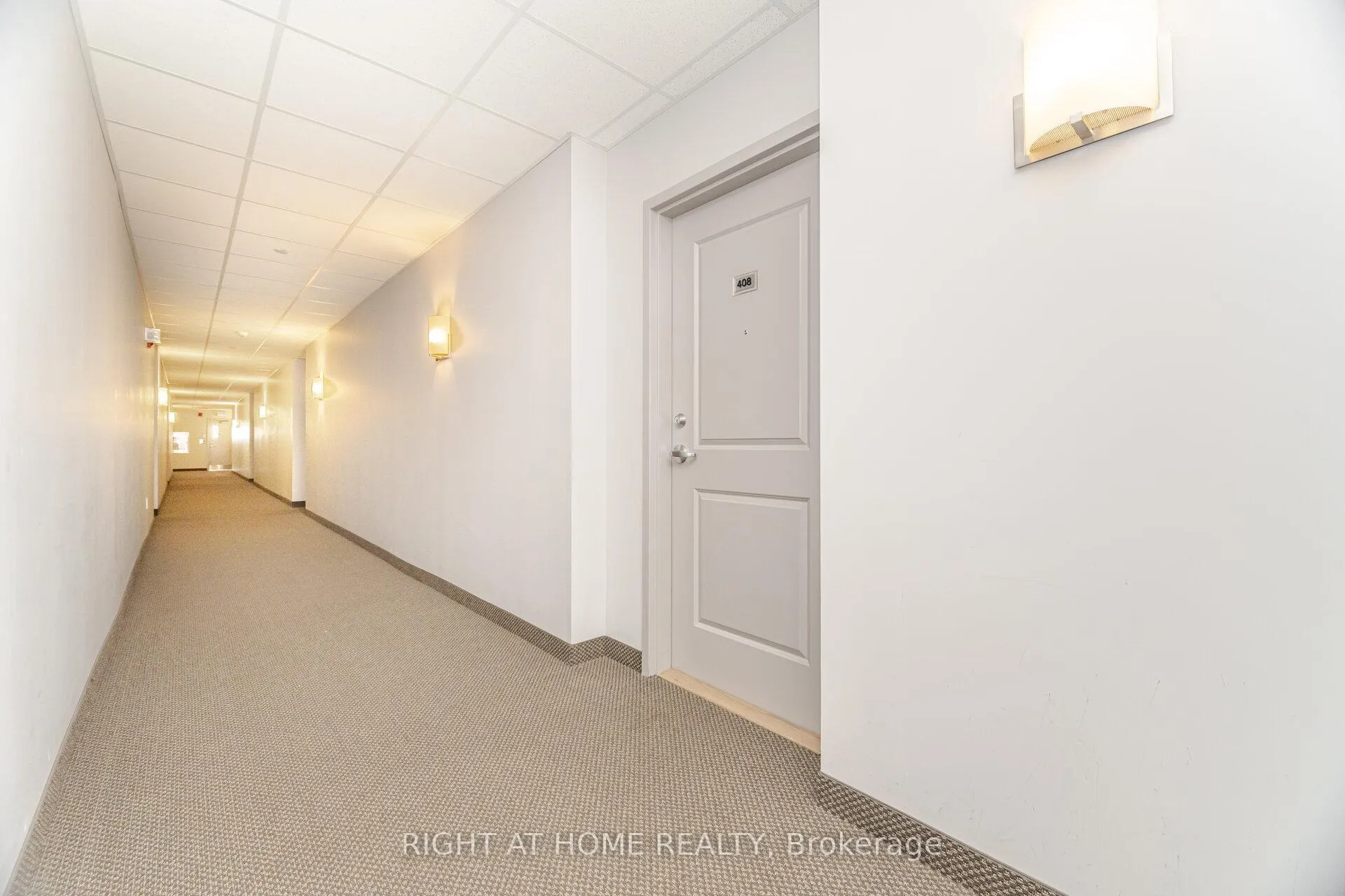 Photo 3 of Unit 408, 33 Whitmer Street, Milton, Scott — HOMEH