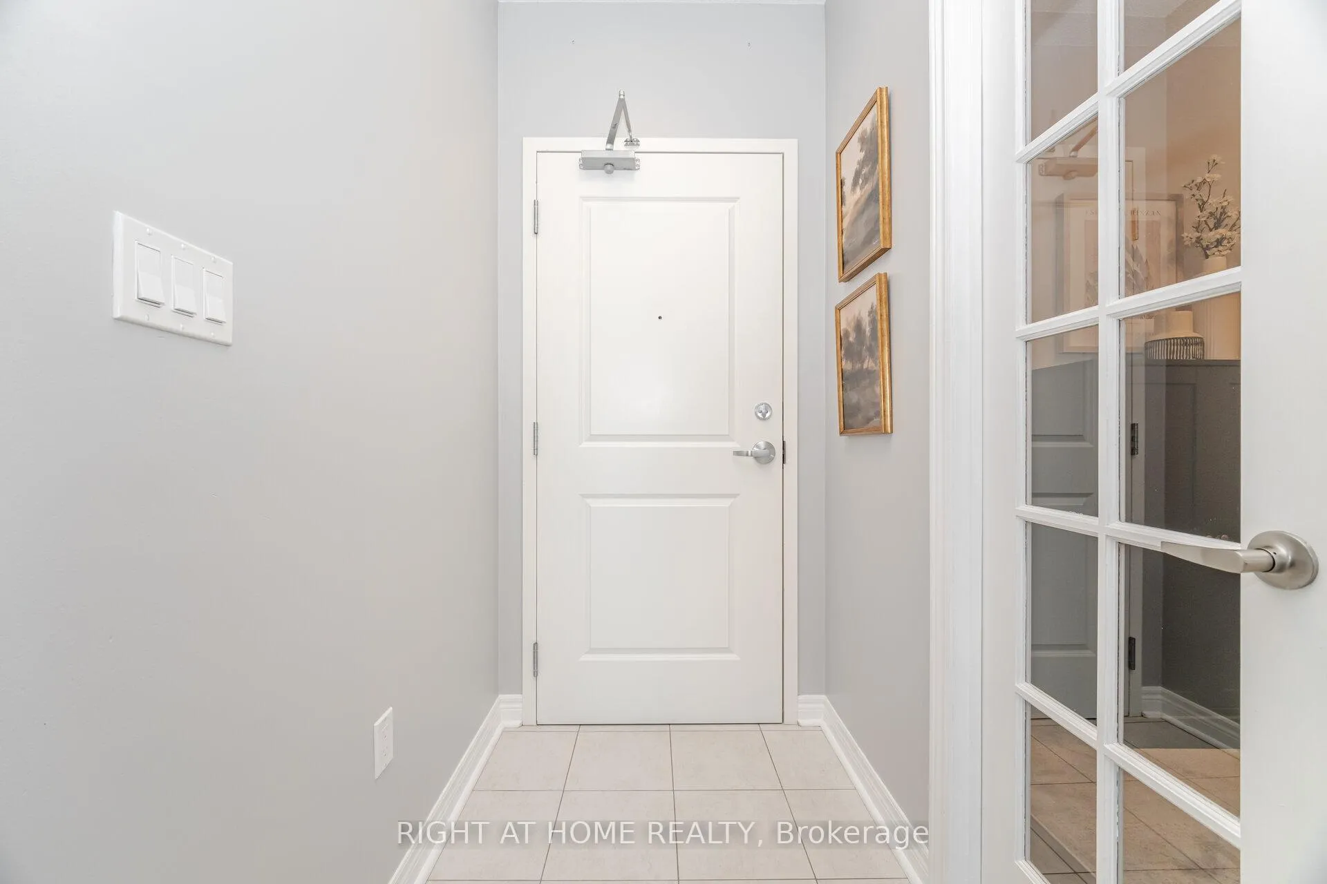 Photo 4 of Unit 408, 33 Whitmer Street, Milton, Scott — HOMEH