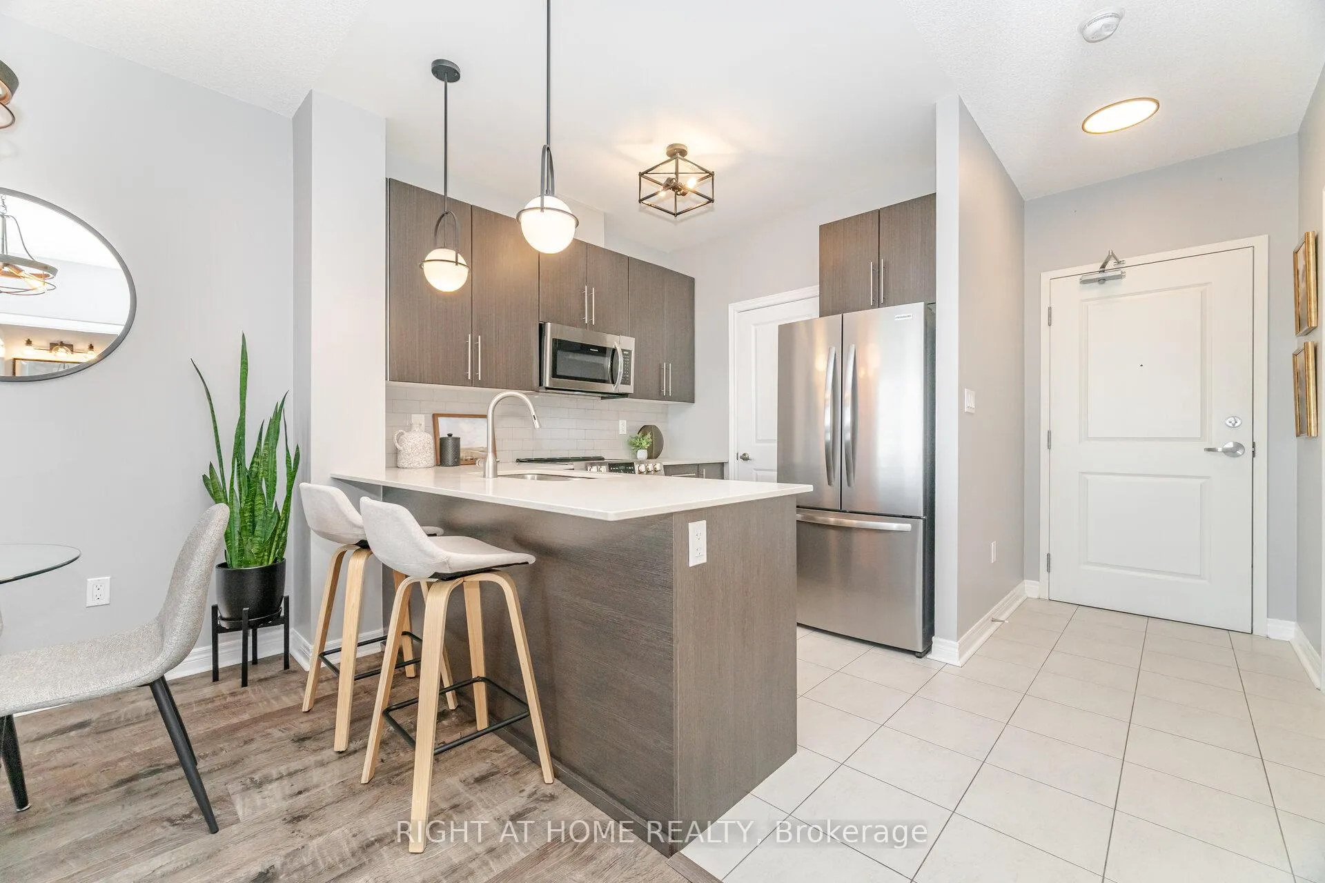 Photo 6 of Unit 408, 33 Whitmer Street, Milton, Scott — HOMEH