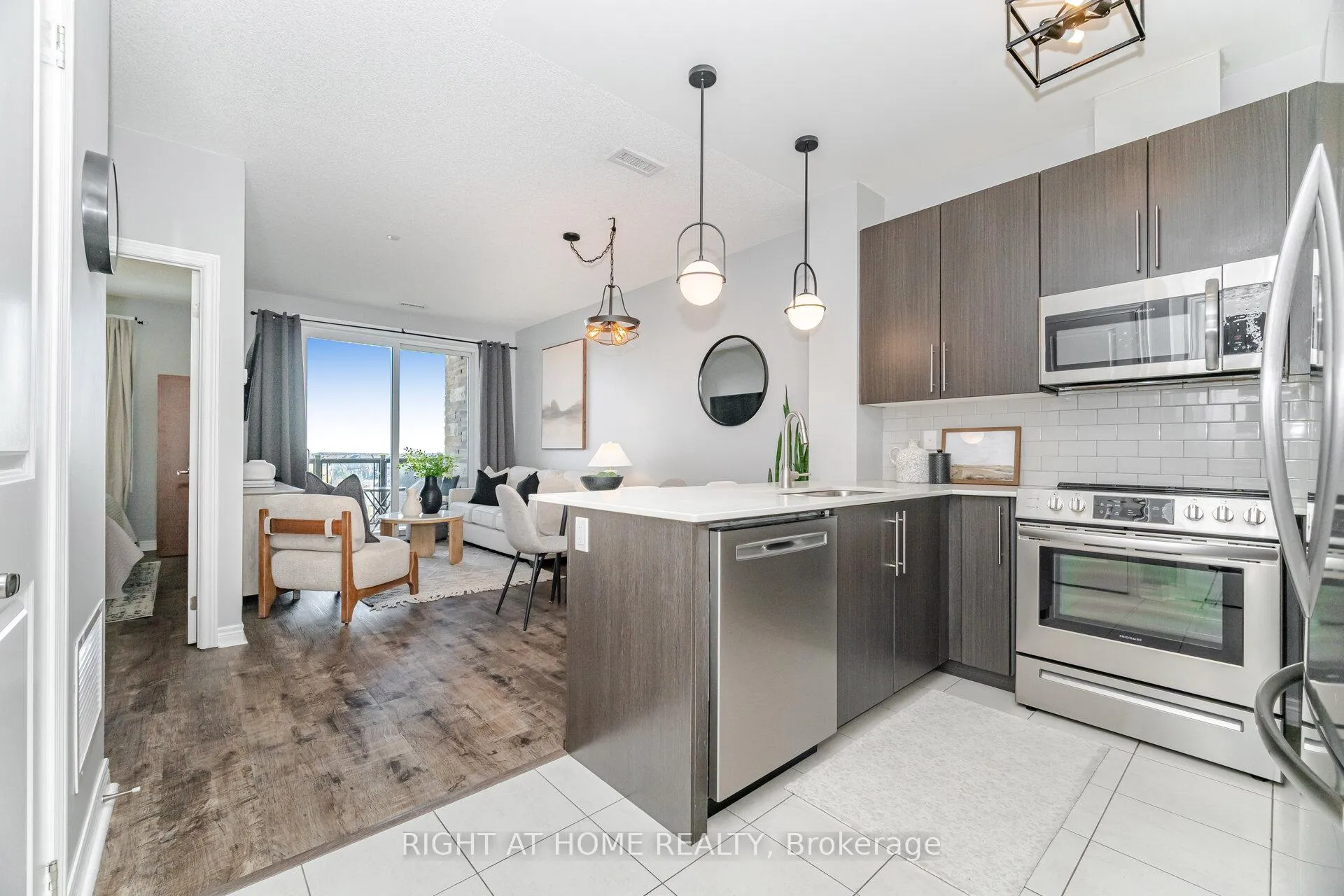 Photo 8 of Unit 408, 33 Whitmer Street, Milton, Scott — HOMEH