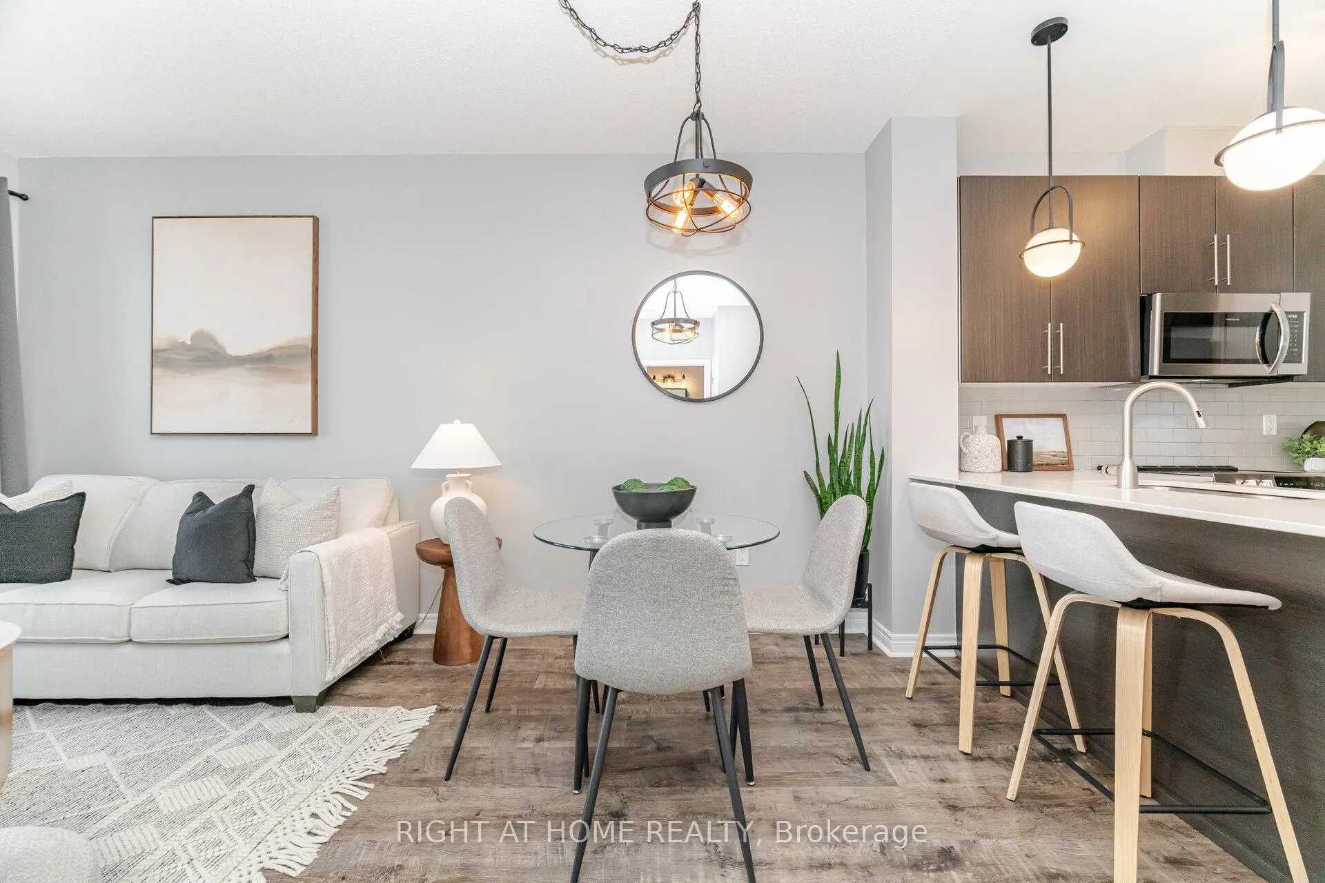 Photo 10 of Unit 408, 33 Whitmer Street, Milton, Scott — HOMEH