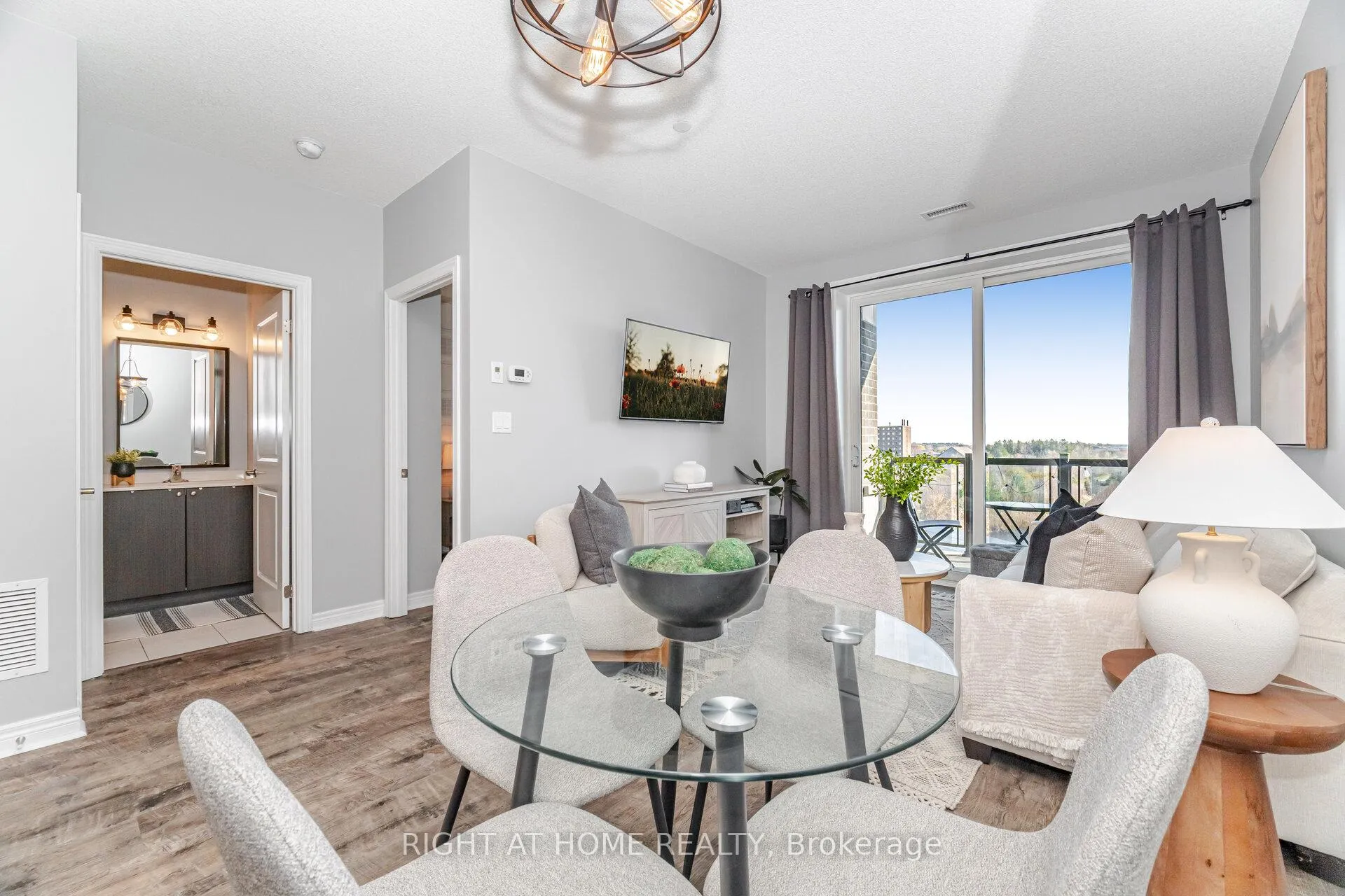 Photo 12 of Unit 408, 33 Whitmer Street, Milton, Scott — HOMEH