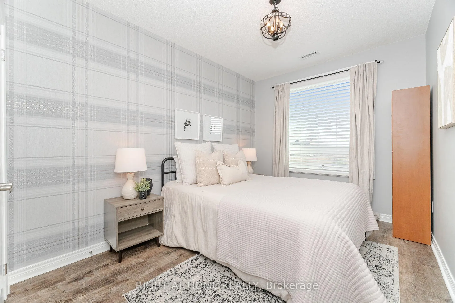 Photo 17 of Unit 408, 33 Whitmer Street, Milton, Scott — HOMEH