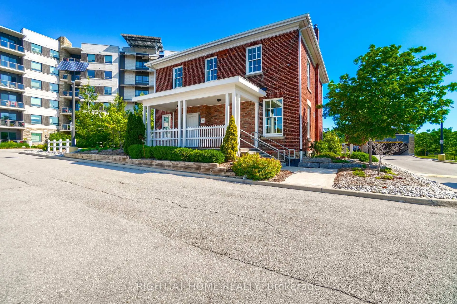 Photo 27 of Unit 408, 33 Whitmer Street, Milton, Scott — HOMEH