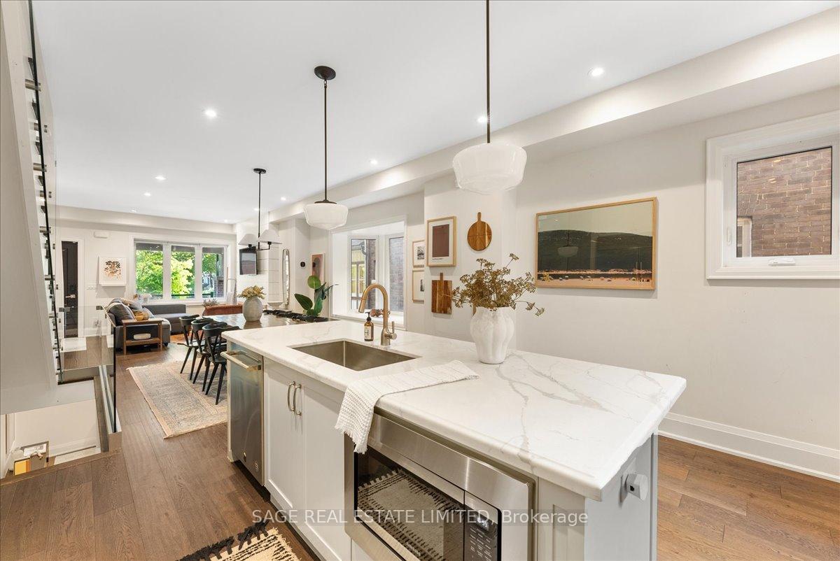 Photo 11 of 324 Beech Avenue, Toronto, The Beaches — HOMEH