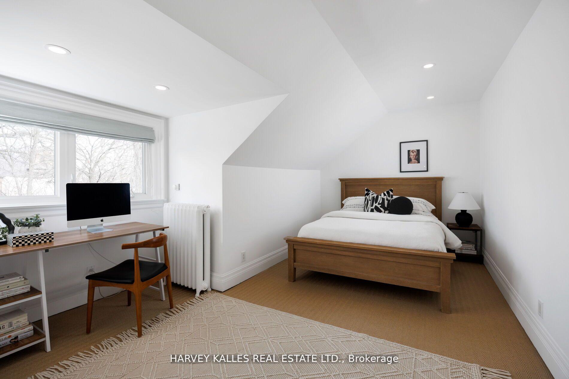 Photo 34 of 11 Hawthorn Avenue, Toronto, Rosedale-Moore Park — HOMEH