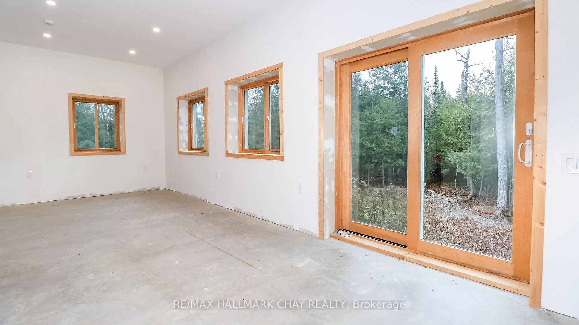 Photo 10 of 2576 Champlain Road, Tiny, Rural Tiny — HOMEH