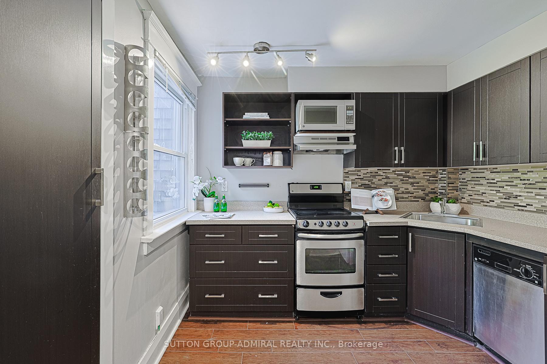 Photo 19 of 67 Gainsborough Road, Toronto, Woodbine Corridor — HOMEH