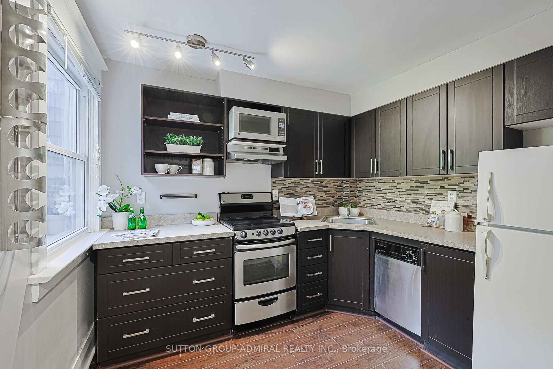Photo 20 of 67 Gainsborough Road, Toronto, Woodbine Corridor — HOMEH