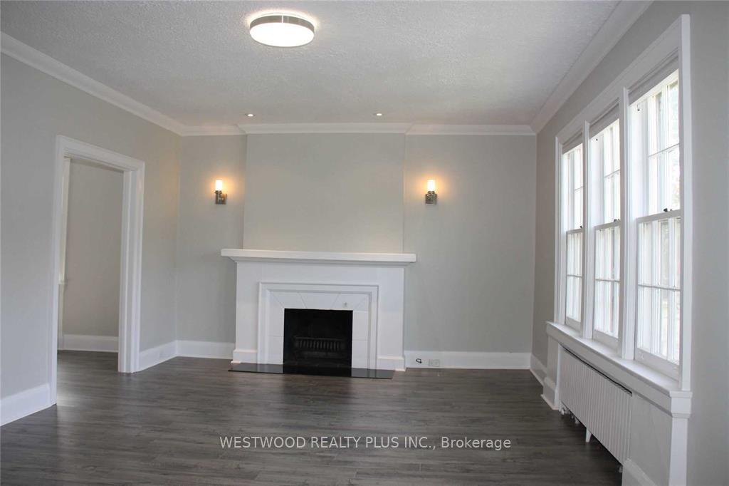 Photo 2 of 35 Whitehall Road, Toronto, Rosedale-Moore Park — HOMEH