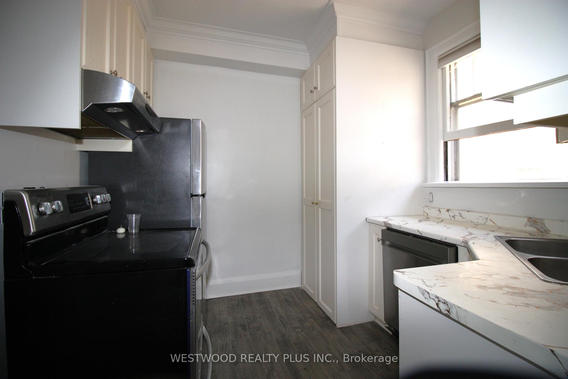 Photo 4 of 35 Whitehall Road, Toronto, Rosedale-Moore Park — HOMEH